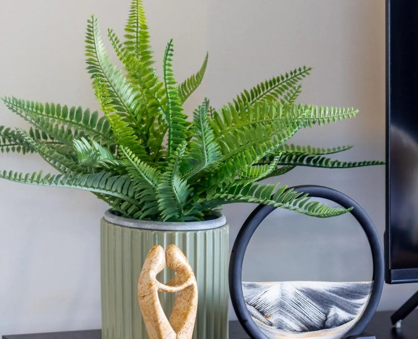 Apartment Upper Studio Perfection: 8 Wilmer St. Gem Christchurch
